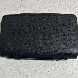 Louis Vuitton Zippy XL Taiga Noir - Brand New w/ Box & Receipt
