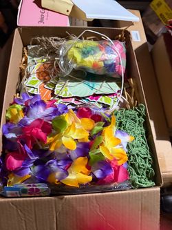 Tropical Luau Party Decoration Bundle