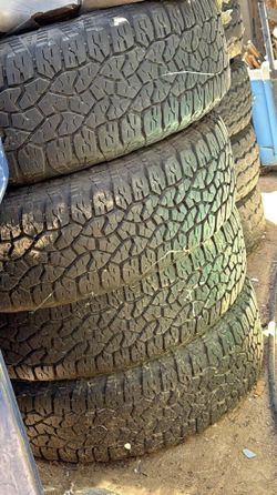 275/65/20 Vendo Un Set De Llantas Marca Goodyear Con Un 80% De Vida Las 4