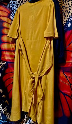Vonda vneck dress with ties