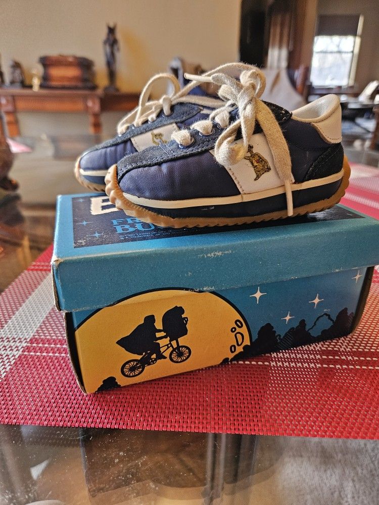 E.T Shoes Size 3.5
