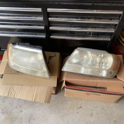 Jeep Grand Cherokee Headlights 