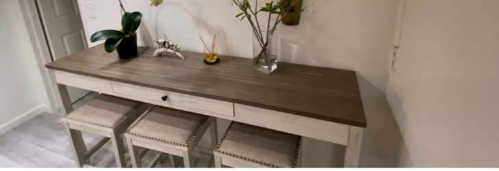 Cosole Table And Stools