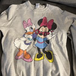 Disney sweater size M