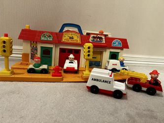 Vintage Fisher Price Little People Main Street