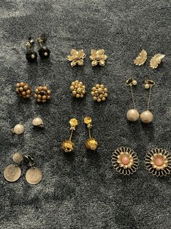 Lot Of 10 Vintage Clip On Earrings 