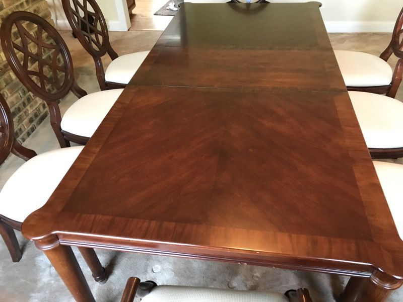 Shermag Cosmopolitan Dining Room Table & 8 Chairs