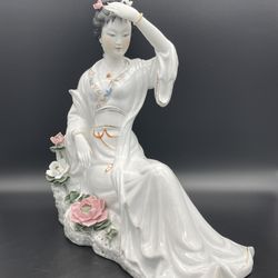 Vintage Large 14”Chinese Porcelain Statue Figurine Lady w Flowers Hand Painted