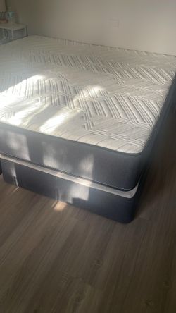 King mattress with box springs