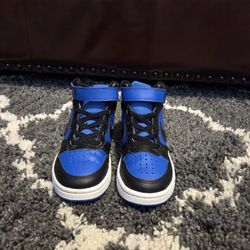 Boys Mid-Rise Nike Shoes 