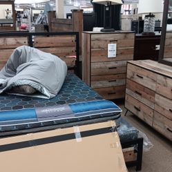 Wood Bedroom Set 