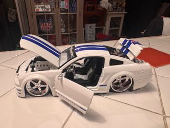 Toy Car 2006 GT Mustang
