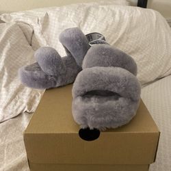 Brand New Ugg’s slides lilac