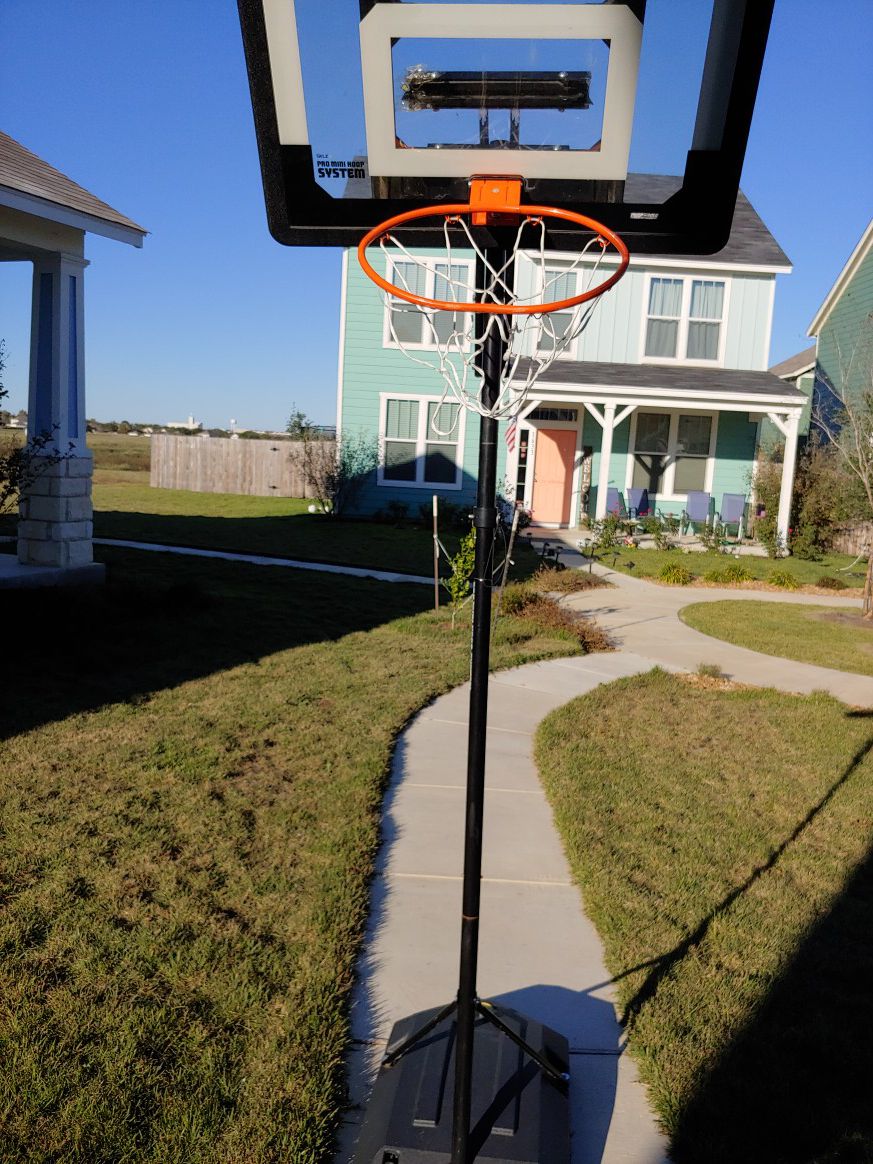 Free basketball hoop no holds