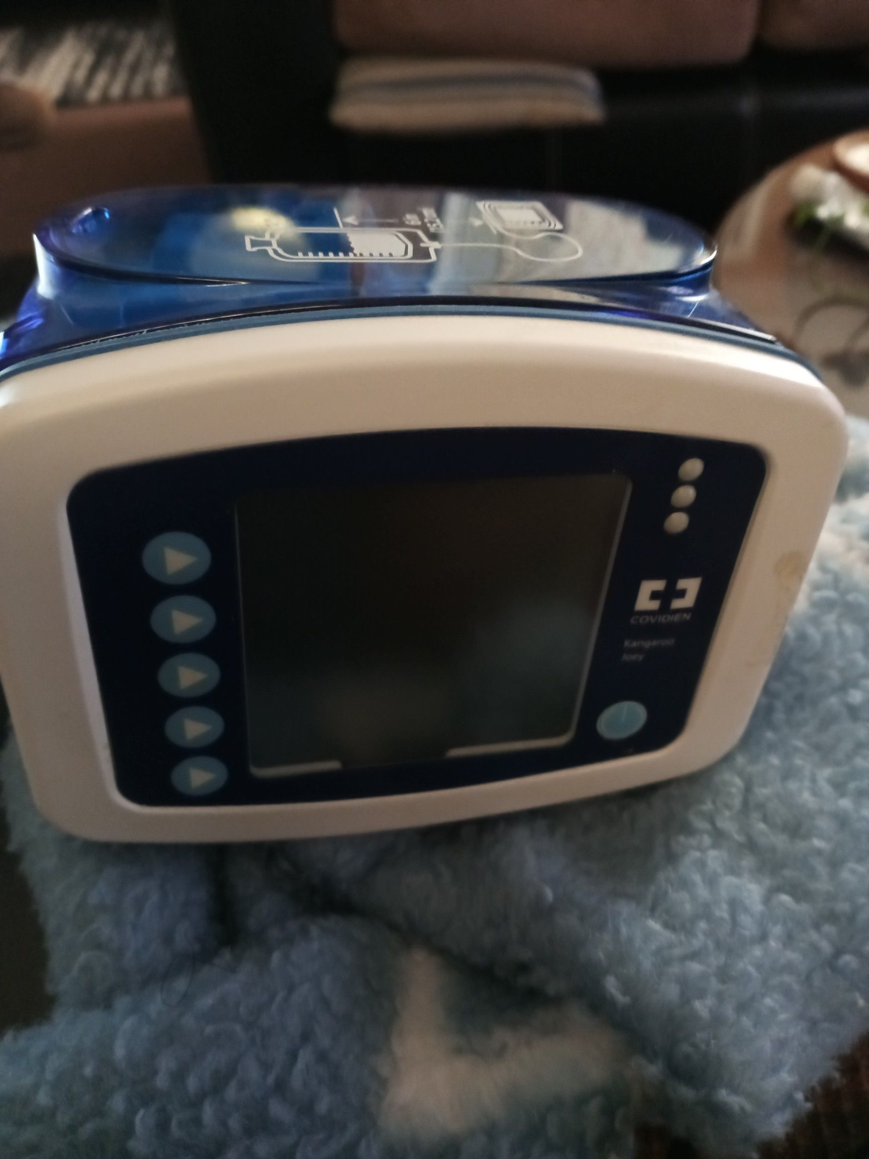 Kanagoo Josey feeding pump