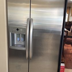 Refrigerator Kenmore 