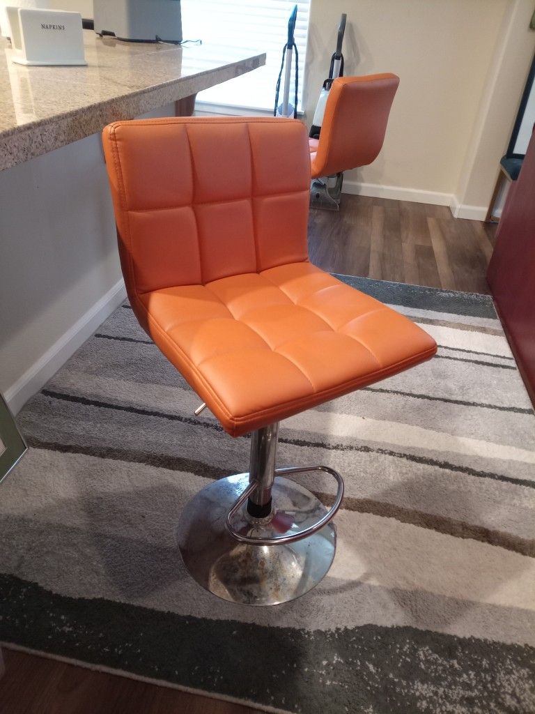 2 Bar Stools