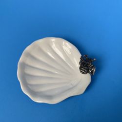 Decorative ceramic mini sealife dish with metal accent decorations (266)