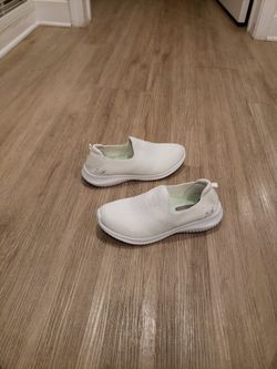 Sketchers Shoes