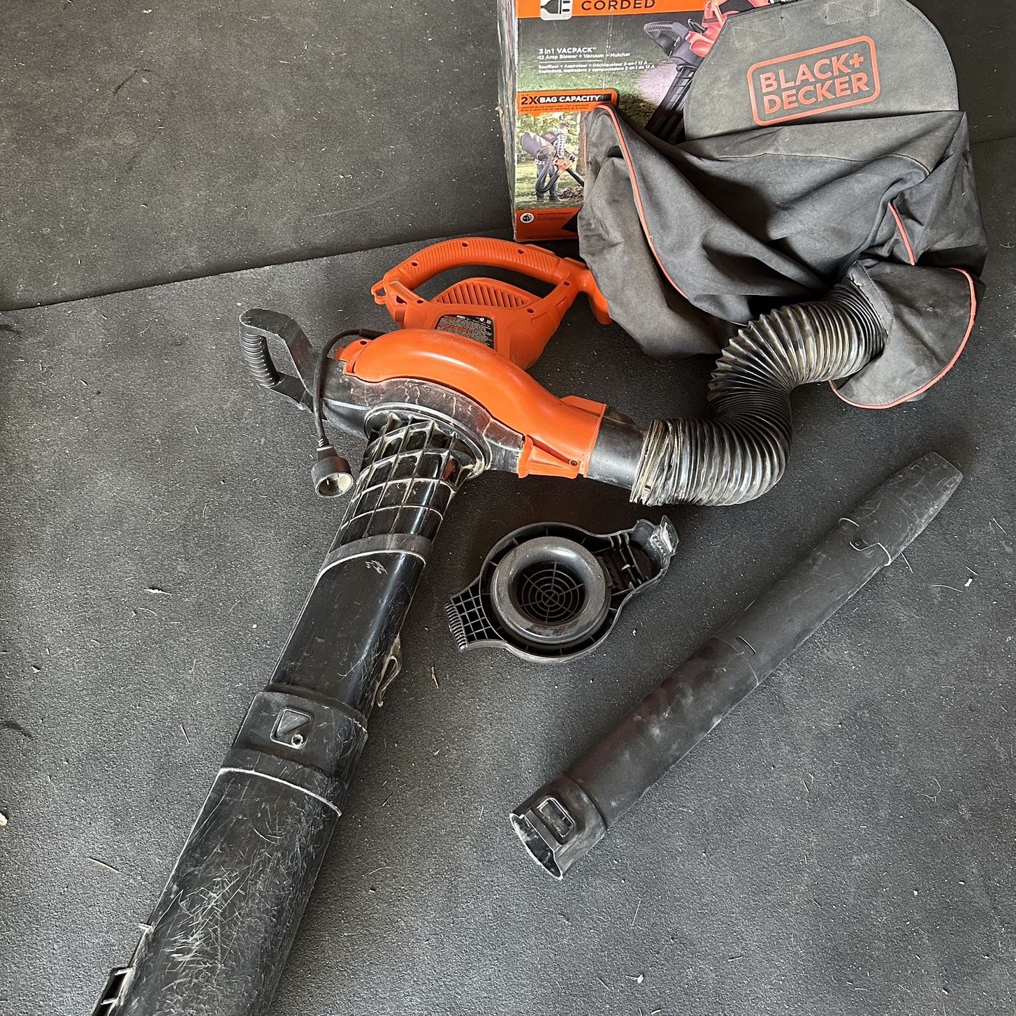 Black & Decker Corded Electric Leaf Blower/Vacuum for Sale in Acton, CA -  OfferUp