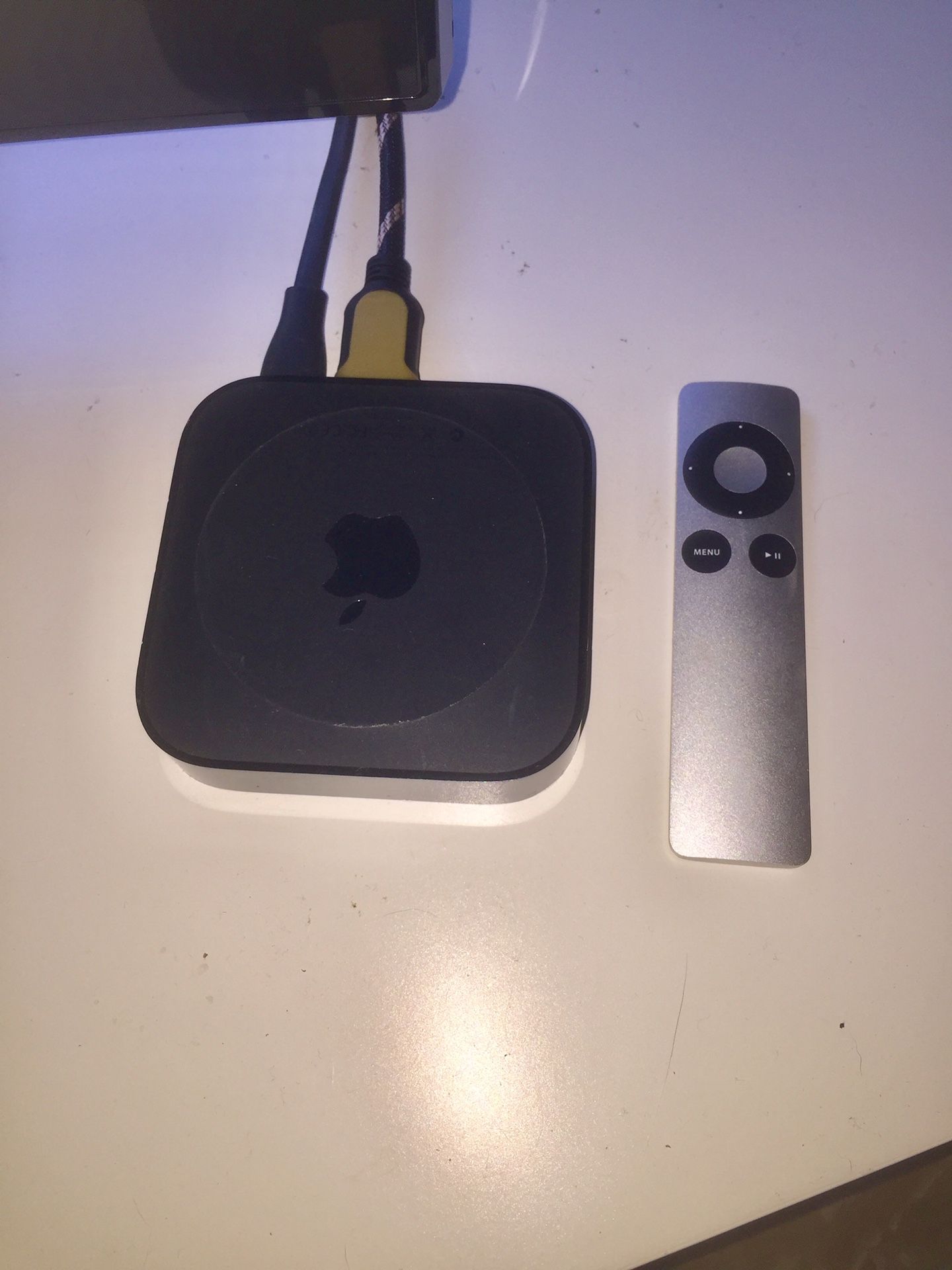 Apple TV Gen I Like New Excellent Condition