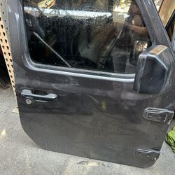 2020 Jeep Wrangler, right front door