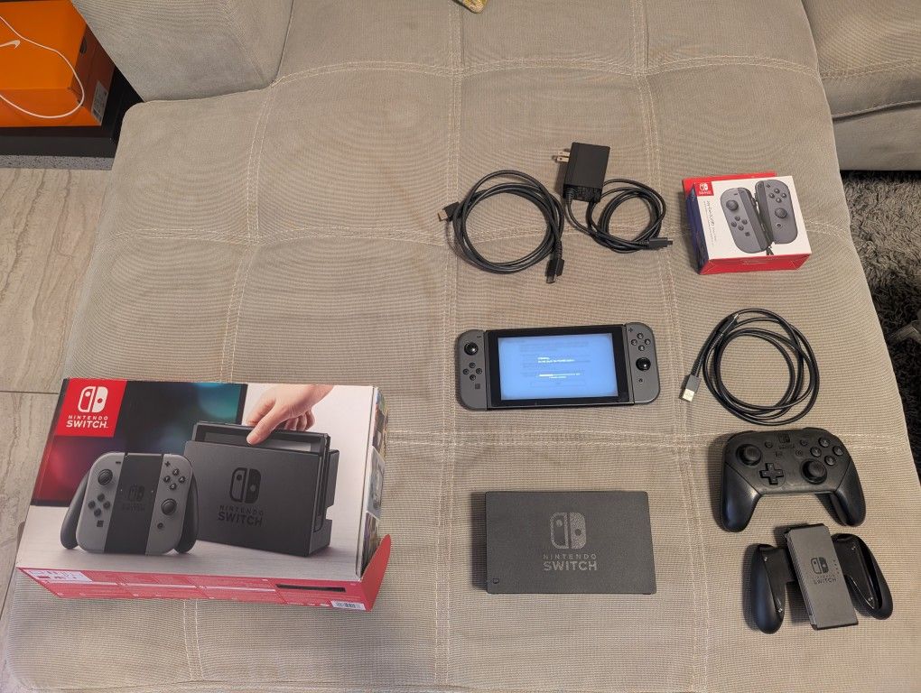 Nintendo Switch + Pro Controller