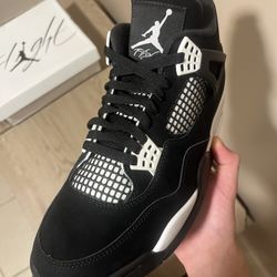 Air Jordan 4 "White Thunder" Size 10