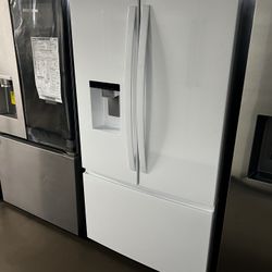 WHIRLPOOL FLOOR MODEL FRENCH STYLE REFRIGERATOR 