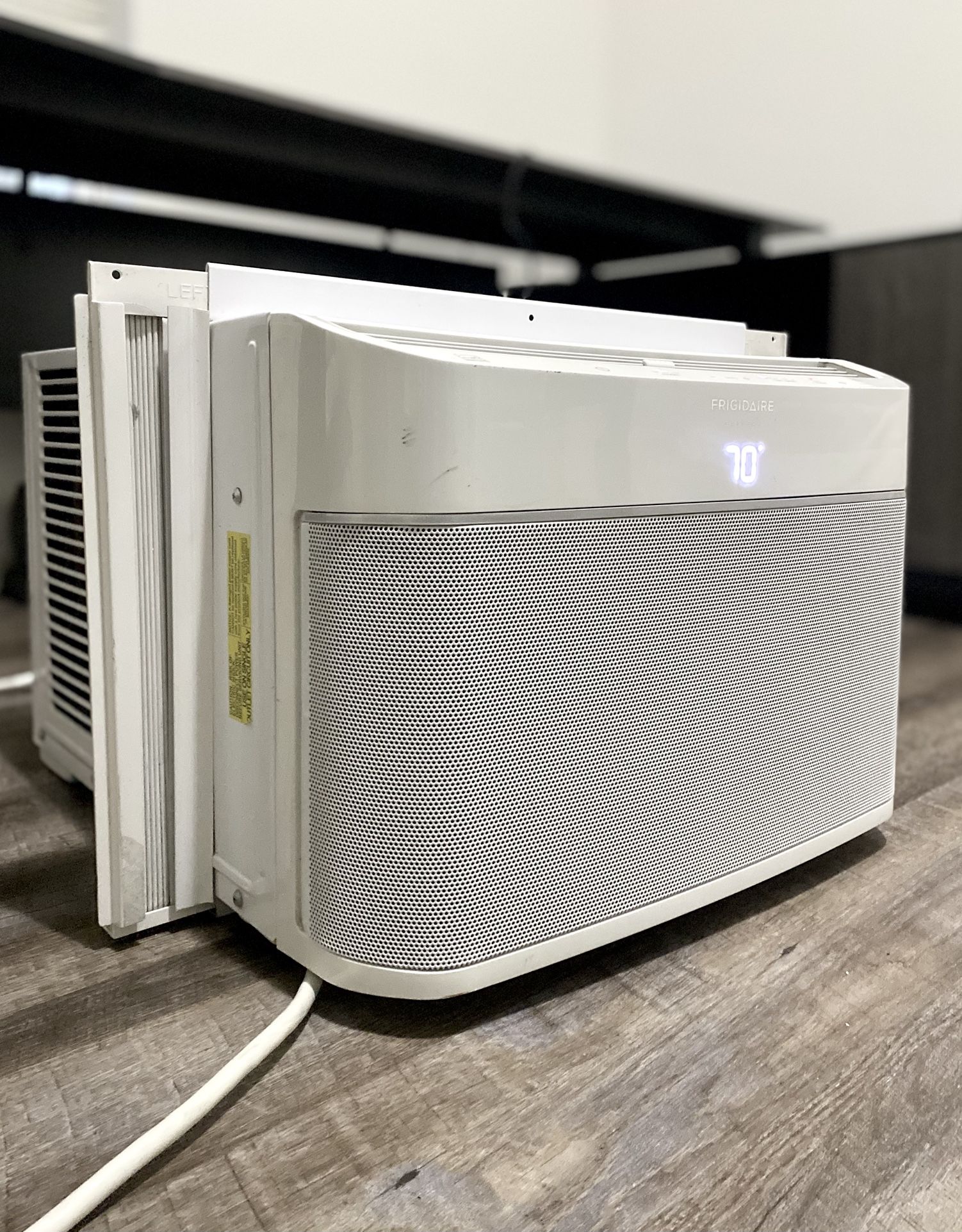 ❄️Frigidaire Gallery 6,000 BTU Wi-Fi Air Conditioner – $100