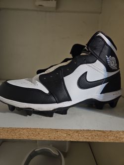 Nike cleats- mens 11