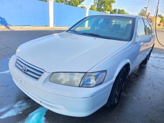 2000 Toyota Camry