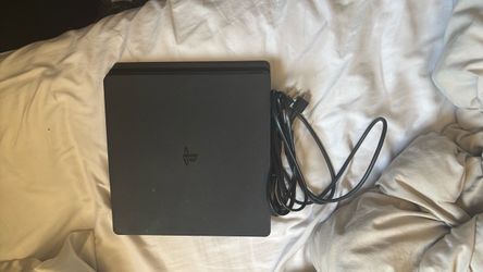 ps4 slim ( in great condition )