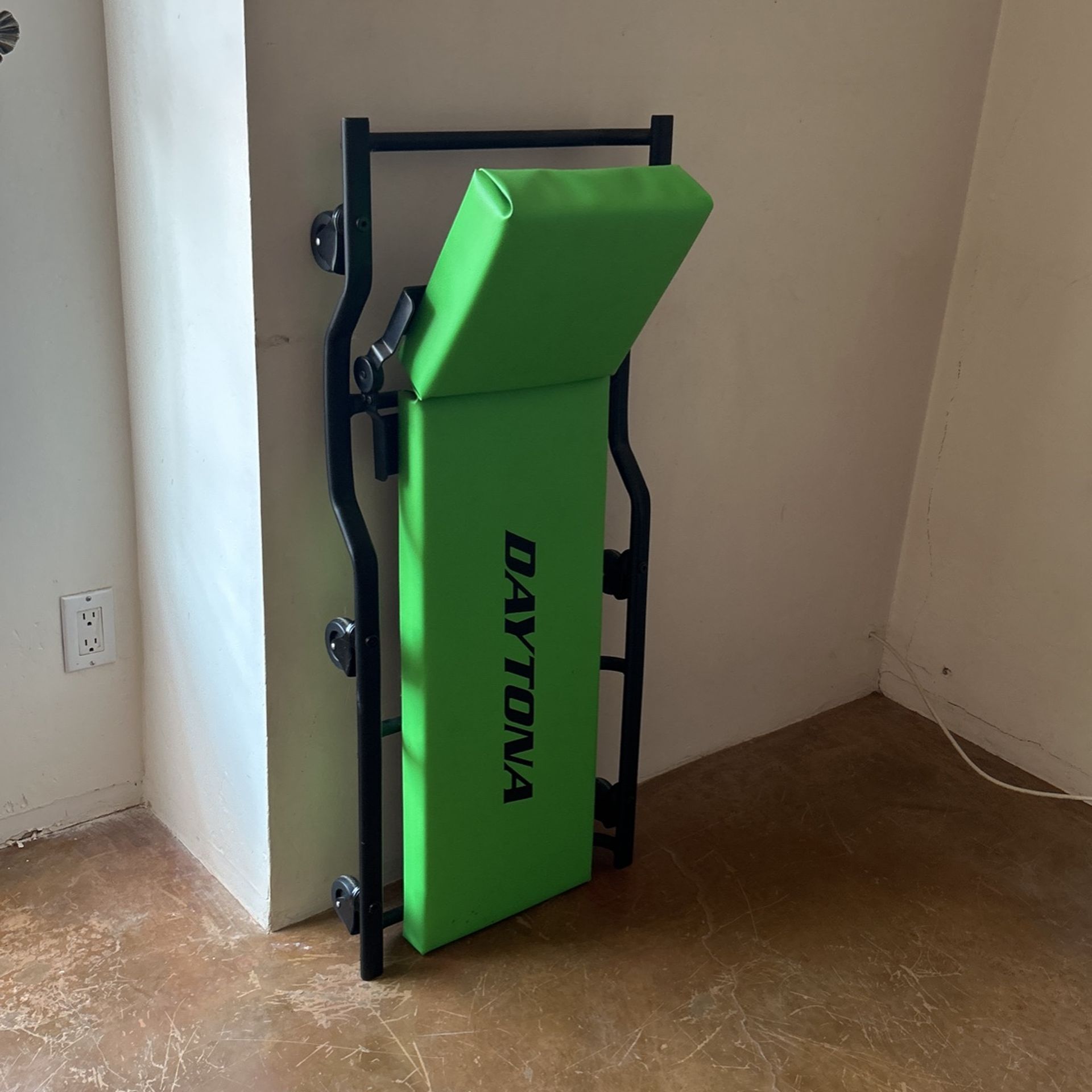 Daytona Creeper W/ Adjustable Headset