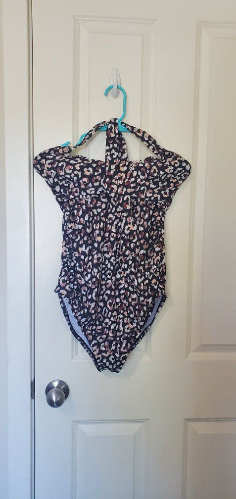 Maternity Clothes Bathing Suit for Sale in Lynnwood, WA - OfferUp