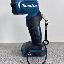 Makita 40V XGT Cordless L.E.D Flashlight