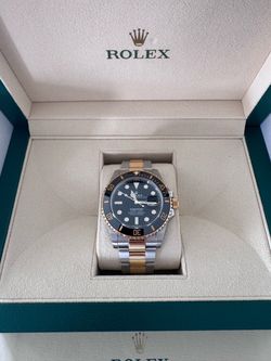 Rolex Submariner 41mm watch two tone black like new barely worn with box and papers 18k gold