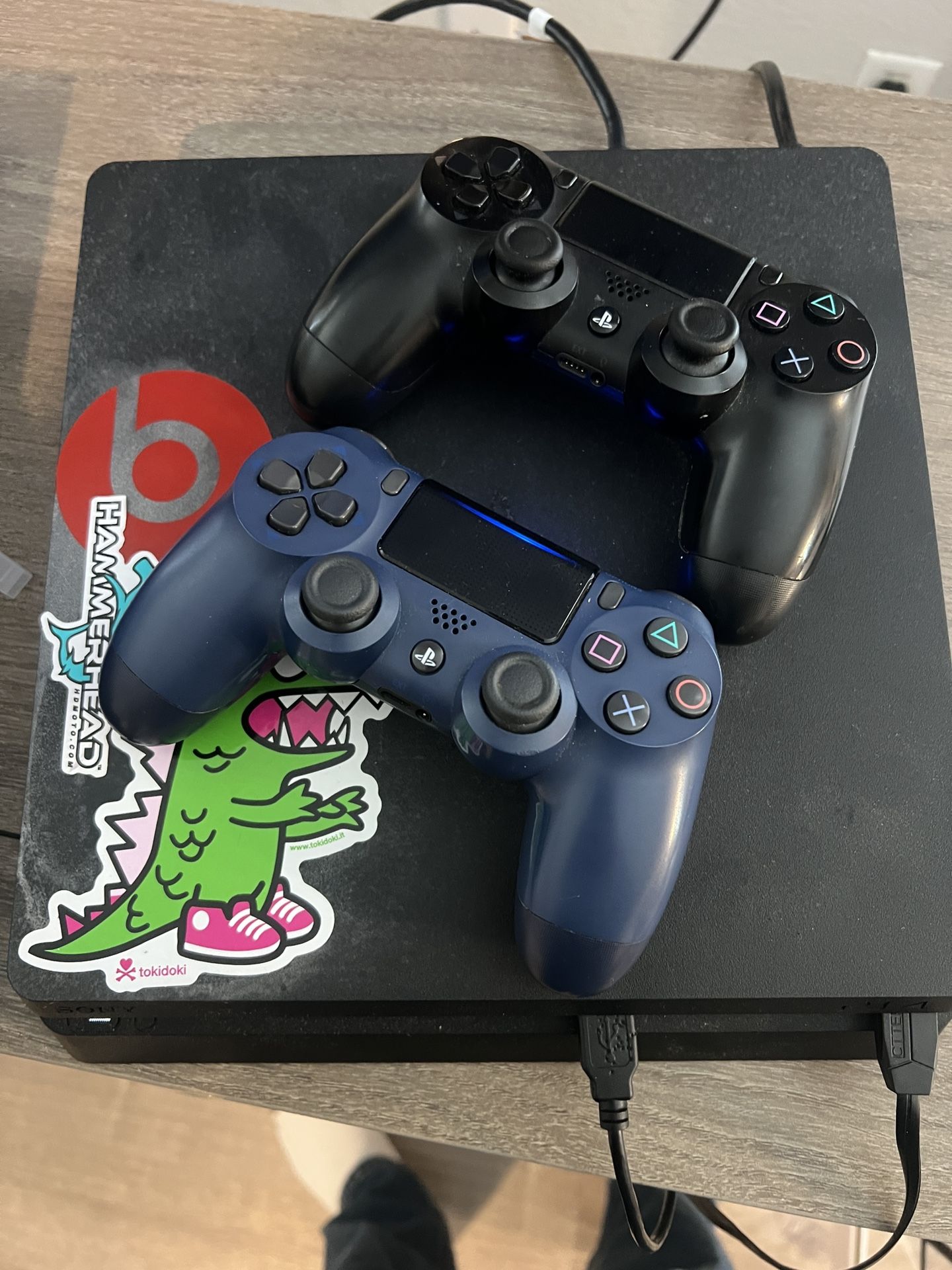 PS4 Slim 2 Controllers