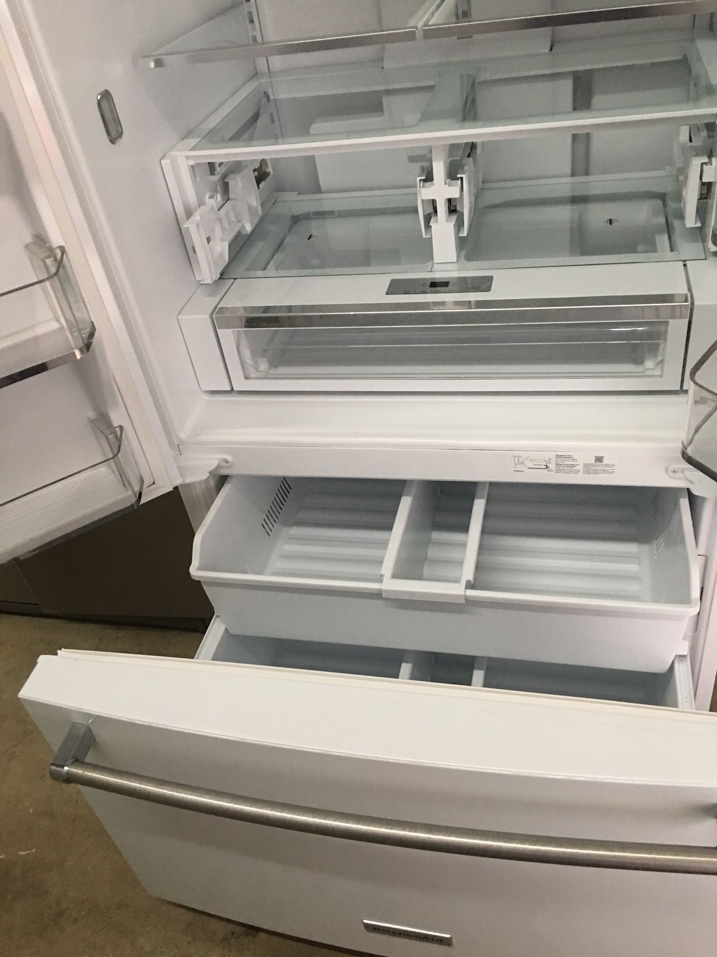 White bottom freezer