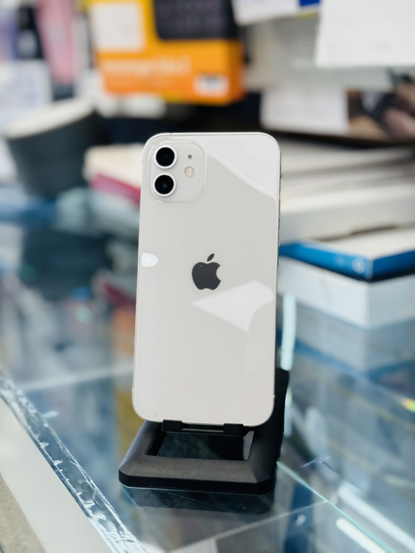 iPhone 12 (Factory Unlocked)