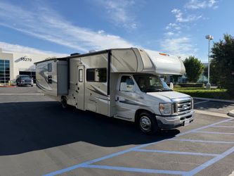 2017 coachmen leprechaun 30Ft W/2Slides Bunkhouse Must See