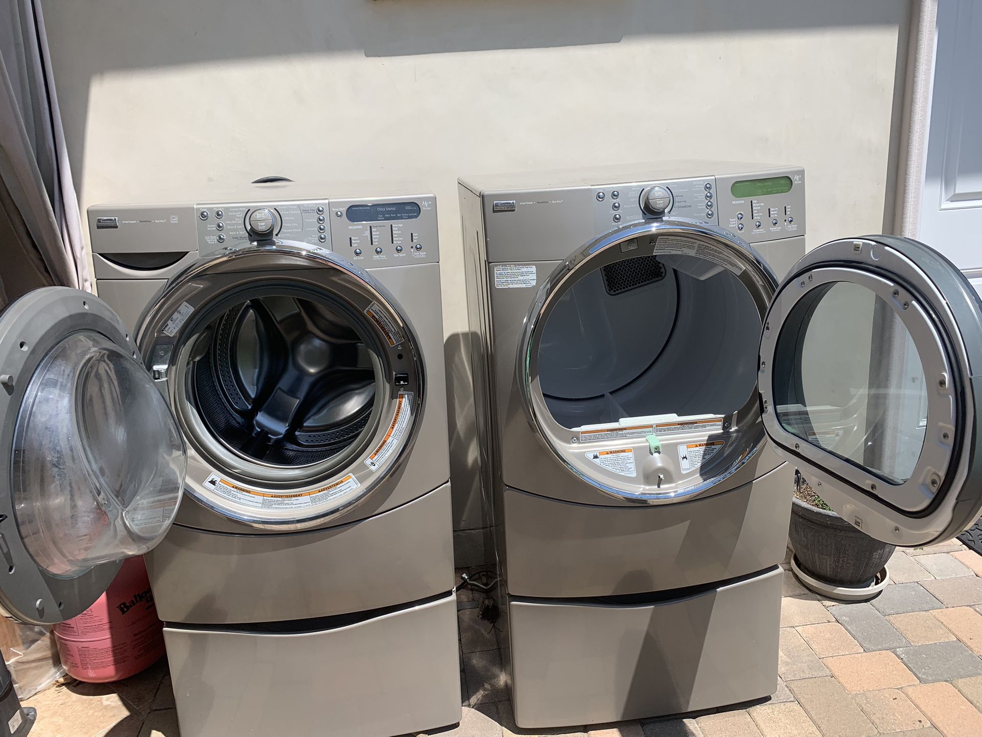 Kenmore Washer And Dryer (pedestal Included) 