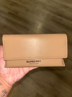 Burberry London sunglasses case (new with everything included)
