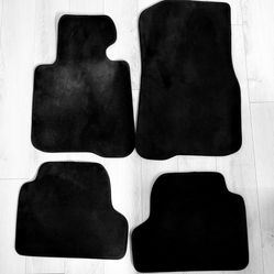 2017-2020 BMW M4/F82 FRONT & REAR CARPETS FLOOR MATS BLACK 4 PCS OEM
