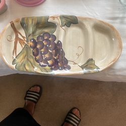 Serving Plate With Decorative Grapes