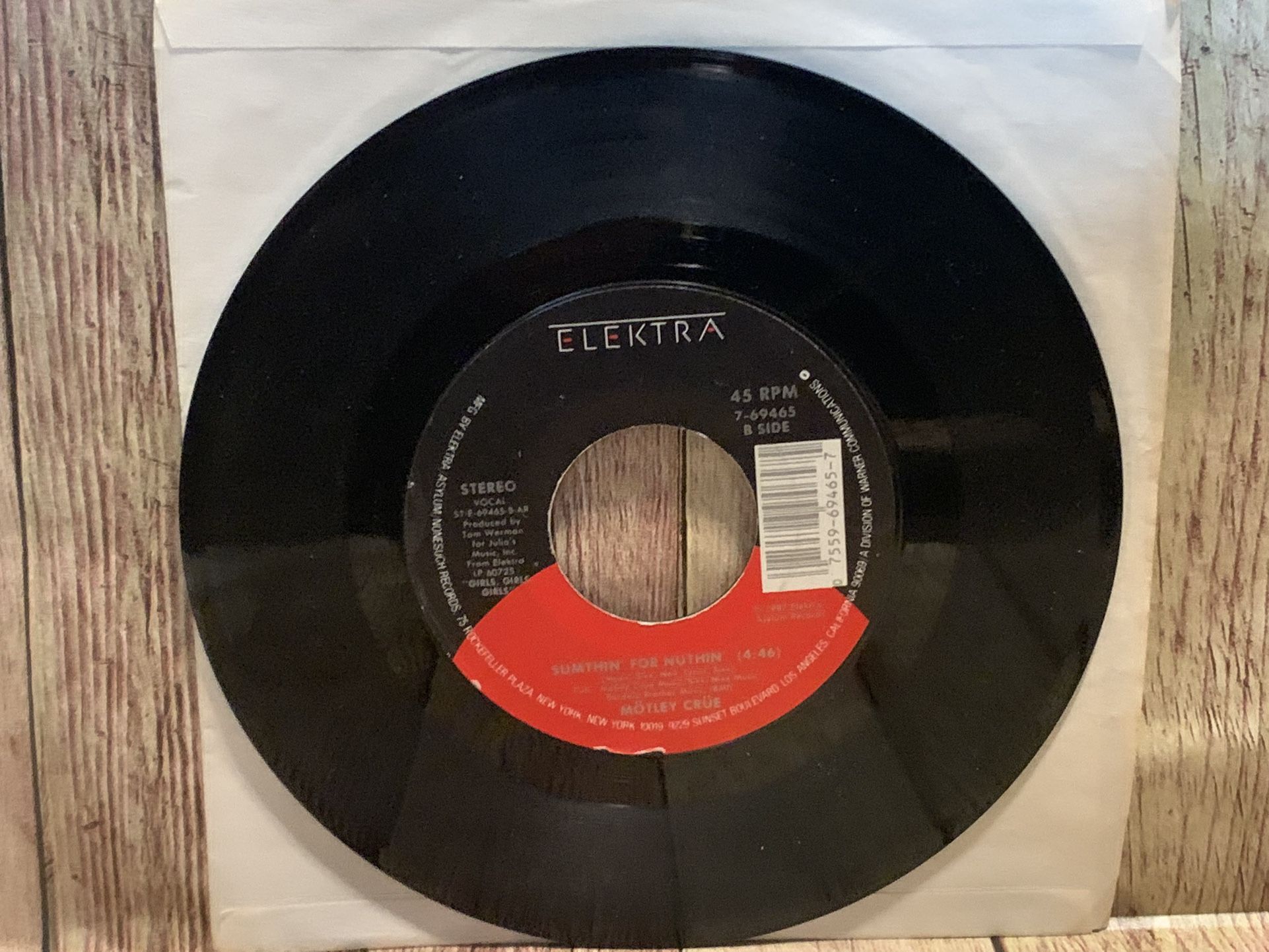 Motley Crue GIRLS, GIRLS, GIRLS 7" Vinyl 45rpm Elektra 7-69465 US 1987 NM (Allied Pressing)