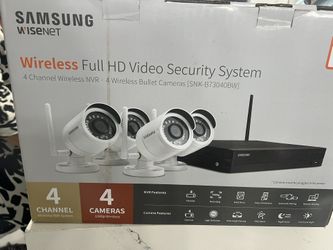 Security Cameras System ( 4 Cameras /NVR/ Cables)