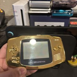 Gameboy Advanced: Gold + Free Game.