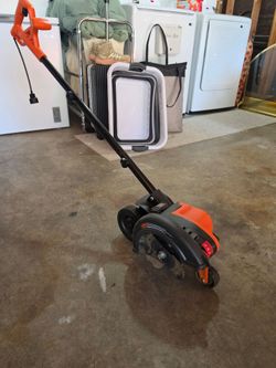 Black+Decker Electric Lawn Edger