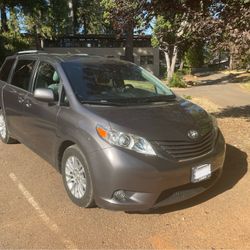 2016 Toyota Sienna